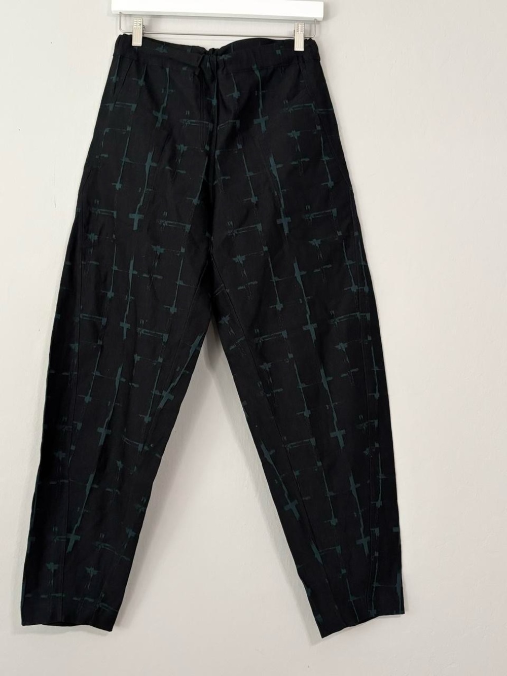 RUTI Black and Green High Rise Casual Pants